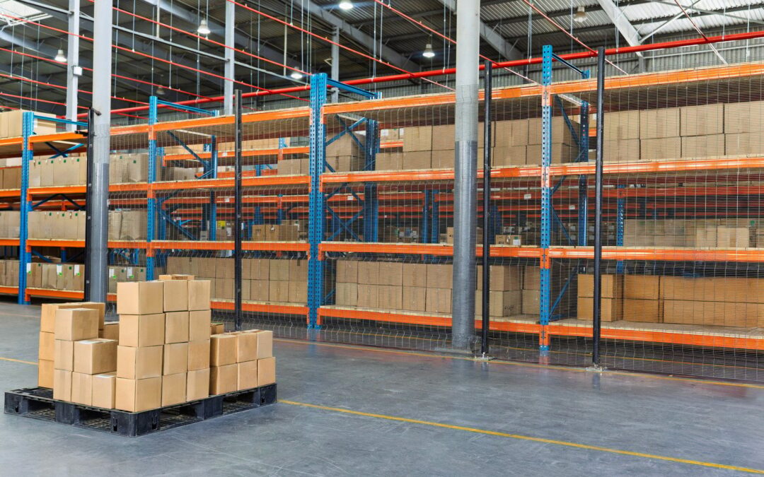 Jak prawidłowo przygotować magazyn do okresowego przeglądu technicznego regałów?